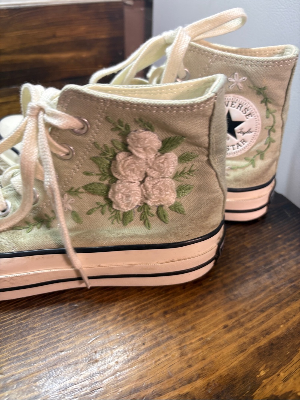 Converse green floral embroidered high top sneakers size W7 - Picture 7 of 11